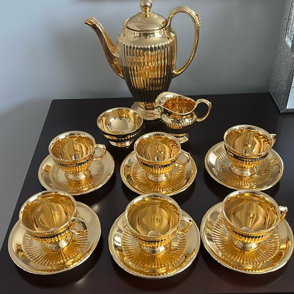 Royal Winton Grimwades tea set